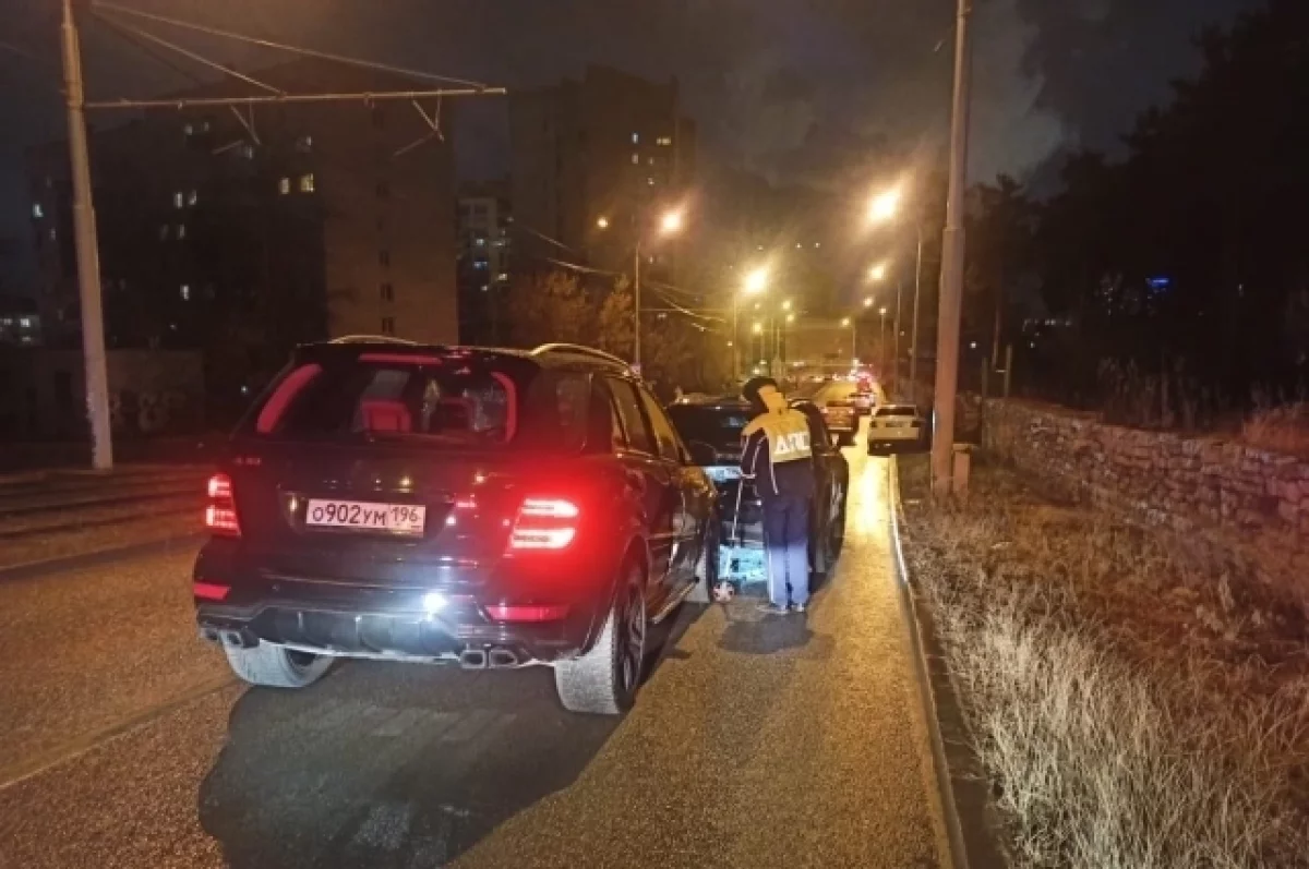 Трехлетняя девочка пострадала в столкновении иномарок в Екатеринбурге