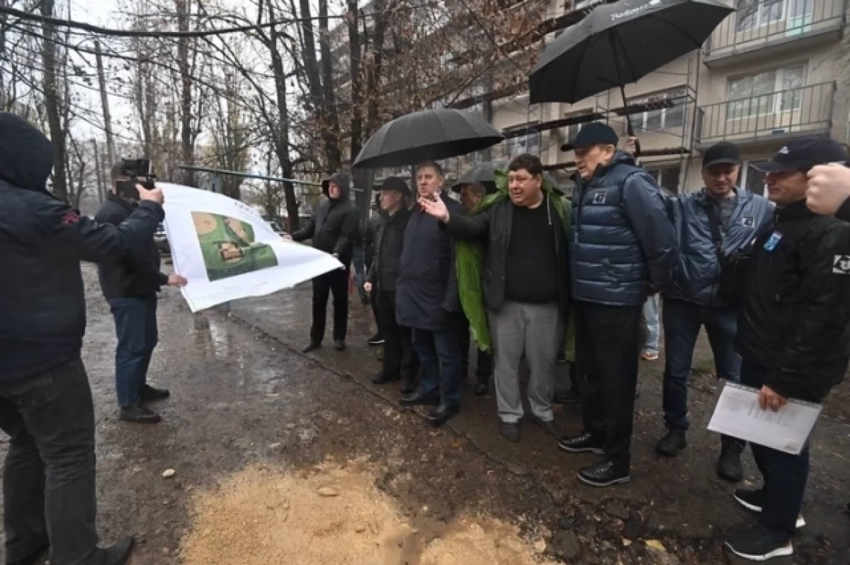 Губернатор Ленобласти Дрозденко оценил восстановление жилья в Енакиево