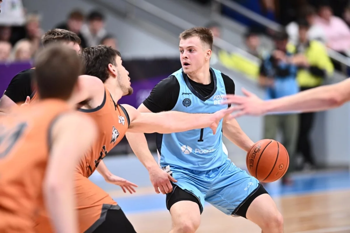 «Динамо-Уфа» обыграло на своем поле лидера Суперлиги