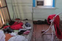 Кадр из дома, в котором проживает семья погибшего ребенка