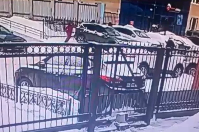 Отец похитил мальчика в Новосибирске прямо на глазах у матери