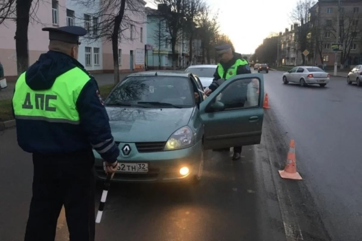 16 нарушителей задержали в Брянске в ходе ОПМ Молодой водитель