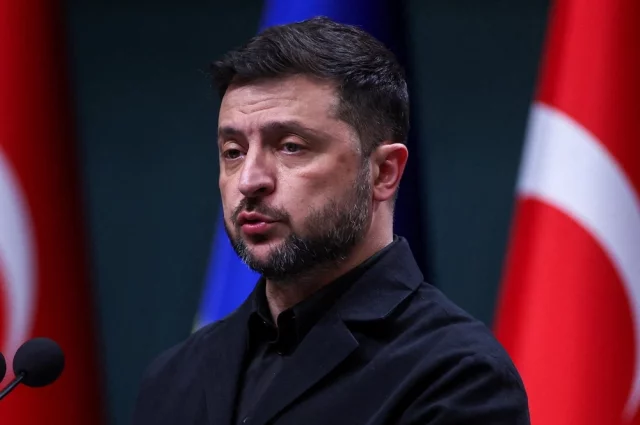 Обвинять политических оппонентов Зеленский будет в измене.