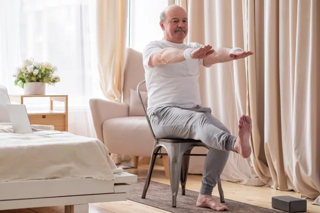 Физическая активность особенно необходима для пожилых людей.