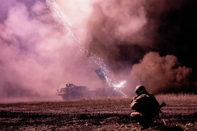 Боевая работа расчета РСЗО «Ураган» 288-й гвардейской артиллерийской бригады группировки войск «Запад» на Купянском участке фронта.