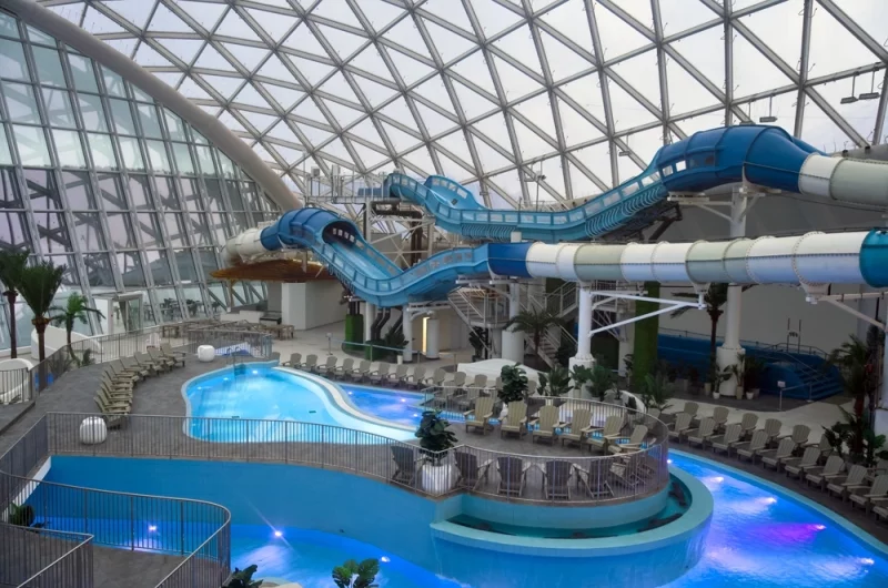 Одновременно в аквапарке могут находиться 1,5 тысячи человек.