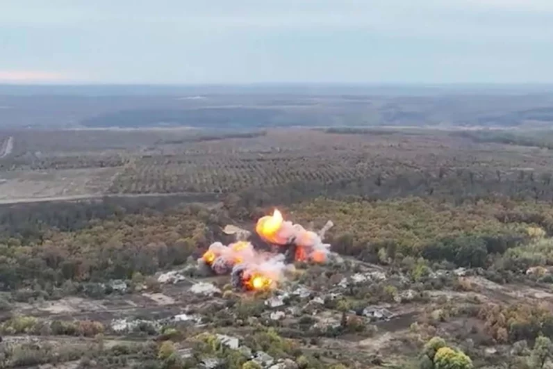 Боевые действия вооруженных сил РФ подразделений группировки войск «Запад» против ВСУ в Купянске в Харьковской области.