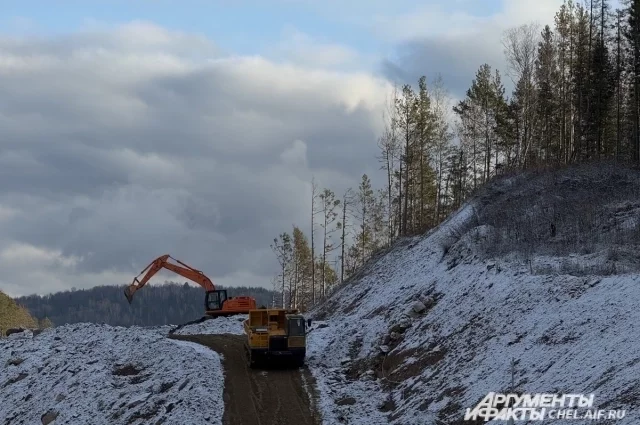 Техника запрограммирована на цикличные действия, оператор нужен только для контроля выполнения задач