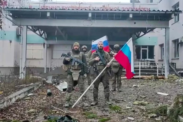  Купянск в Харьковской области перешел под контроль российских военных.