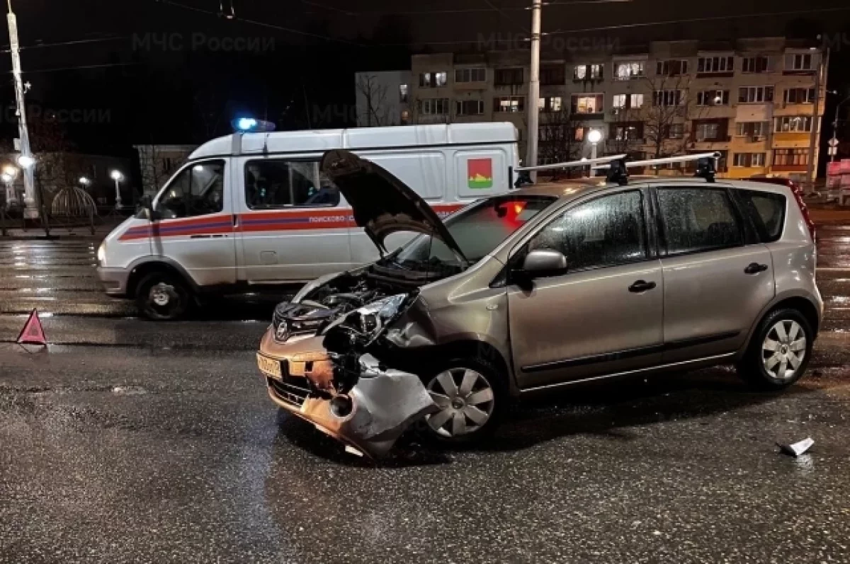 Брянские спасатели ликвидировали последствия ДТП в Советском районе