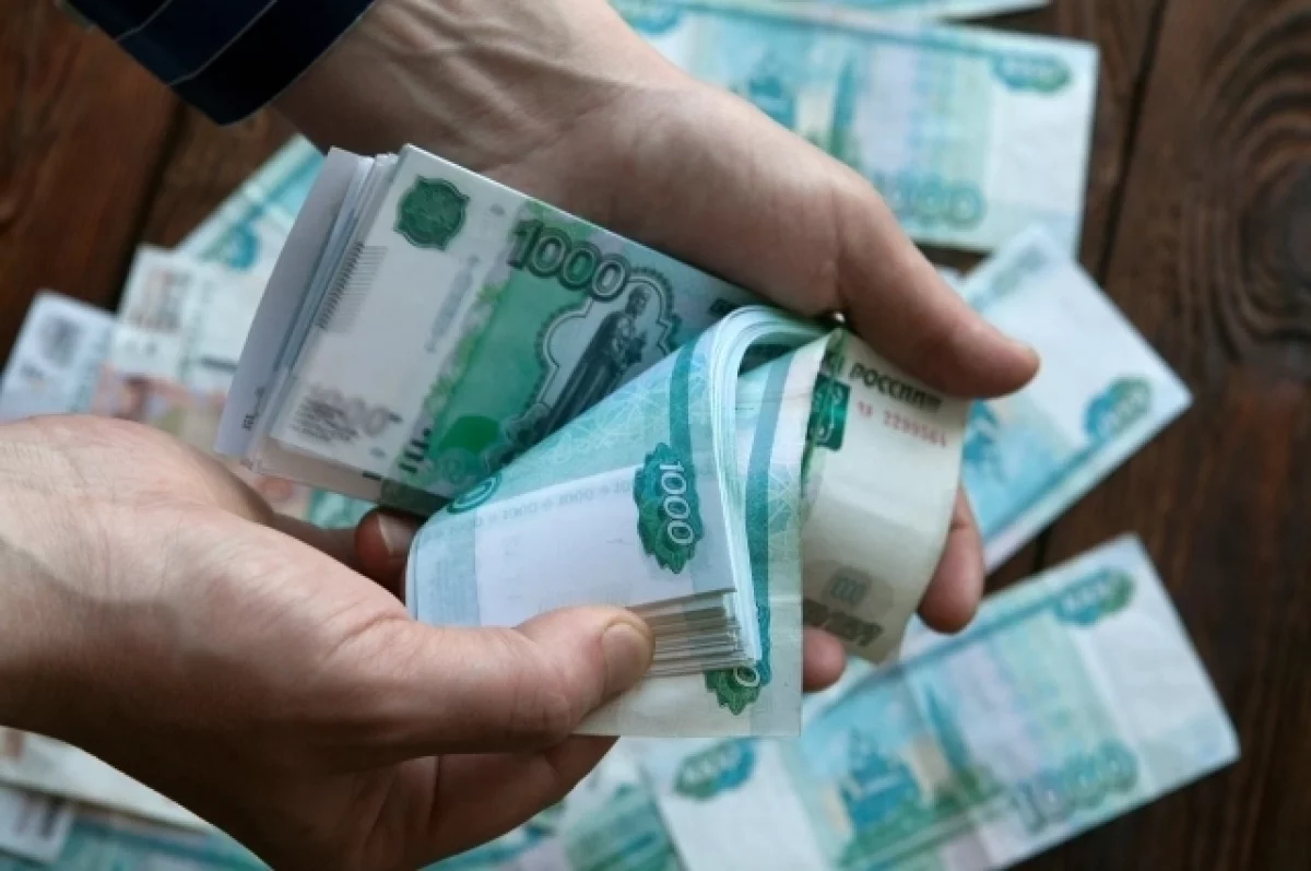 Житель Алтая должен был открыть мастерскую, но потратил деньги на сено