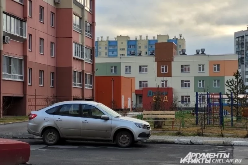 Напротив дома, где произошло убийство — детский сад.