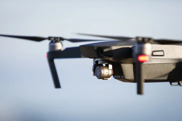 Чешская компания хорошо зарабатывала на поставках китайских дронов в ВСУ. 