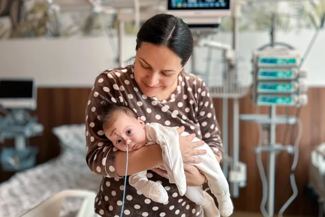Операция по удлинению челюсти поможет Саше нормально дышать и есть самостоятельно.