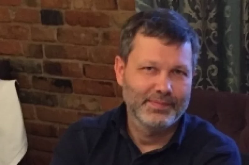 Носков Илья Николаевич. В вечернее время 26.08.2016 вошёл в здание торгового центра «Бизнес галерея» в Перми и пропал без вести.