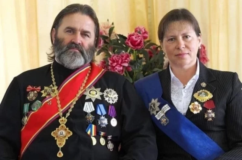 Более 40 лет Надежда Алексеевна прожила душа в душу со своим супругом — протоиереем Иоанном Осяком.