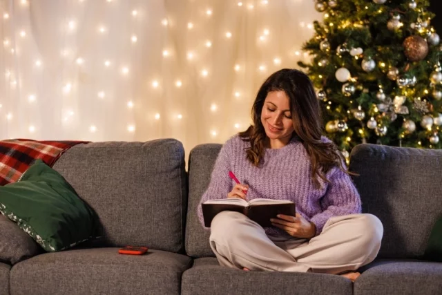 Можно завести маленький дневничок и записывать туда достижения минувших суток.