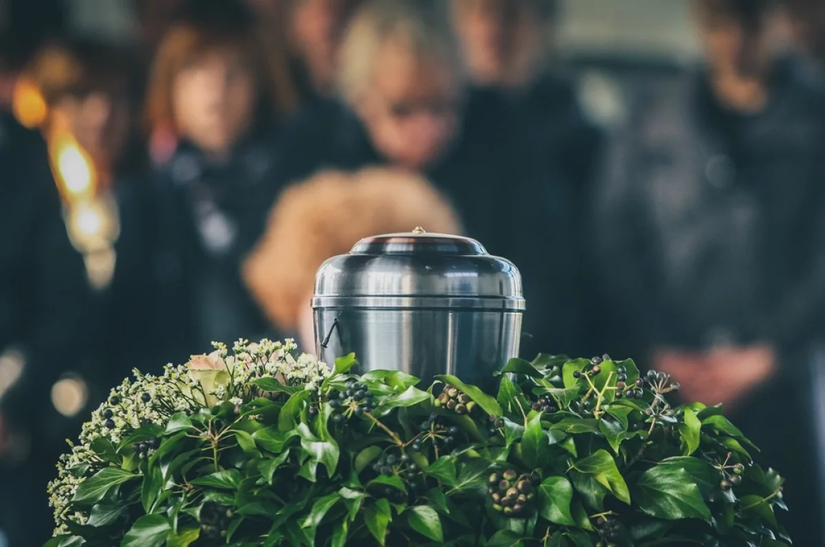 Адвокат Васильев рассказал, как законно развеять прах усопшего