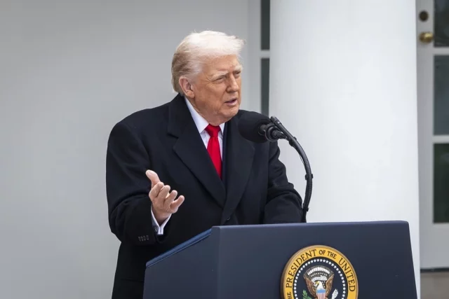 Трамп считает, что Россия делает большое одолжение Украине.