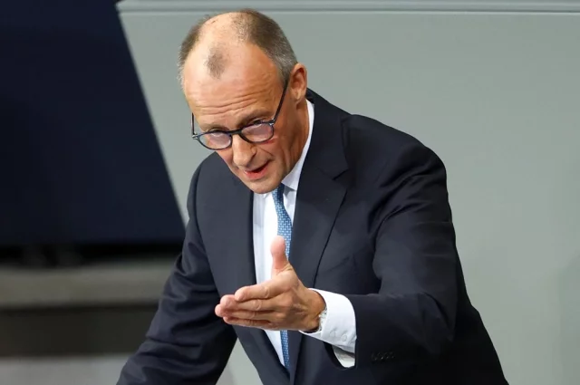 Канцлер Германии Фридрих Мерц пожаловался, что устраиваются на работу лишь 30% приезжающих в страну украинцев.