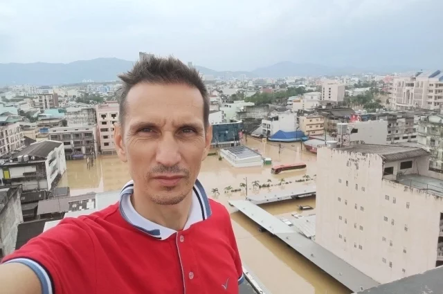 Сибиряк и ещё около 50 туристов не могут покинуть отель из-за наводнения