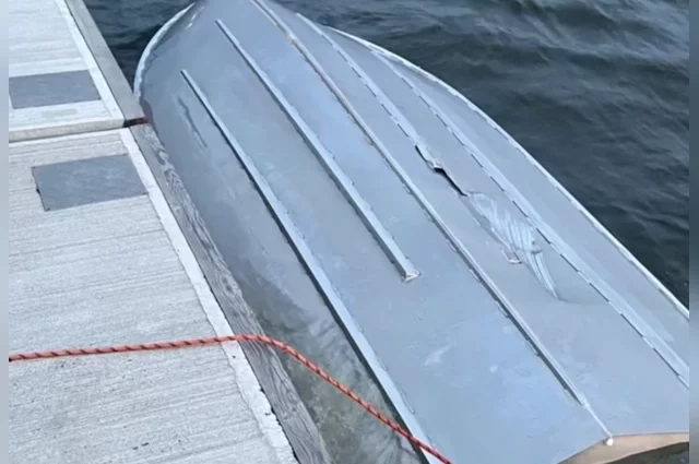 Управляя водным транспортом, он решил впечатлить гостей и совершил опасный маневр. 