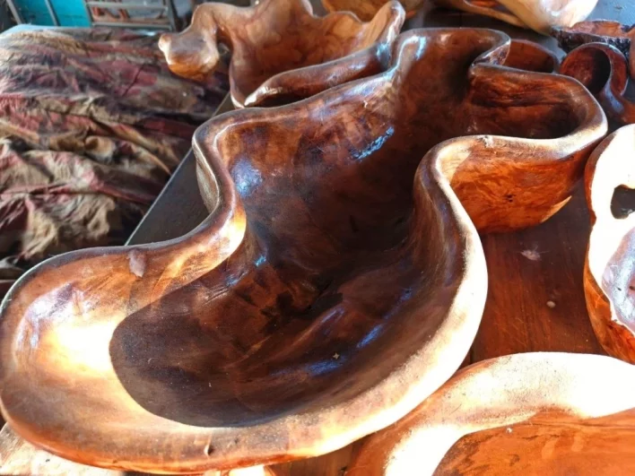 «Когда вырезаешь что-то из капа, никогда не знаешь наверняка, что получится, потому что не бывает одинаковых деревьев».