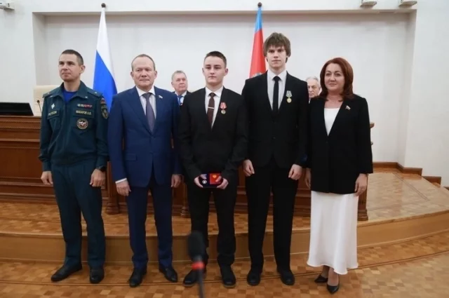 Награждение героев. 