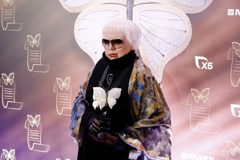 Актриса Светлана Крючкова, победившая в номинации «Лучшая актриса».