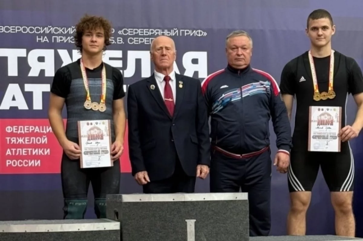 Брянские тяжелоатлеты вошли в число призеров турнира Серебряный гриф