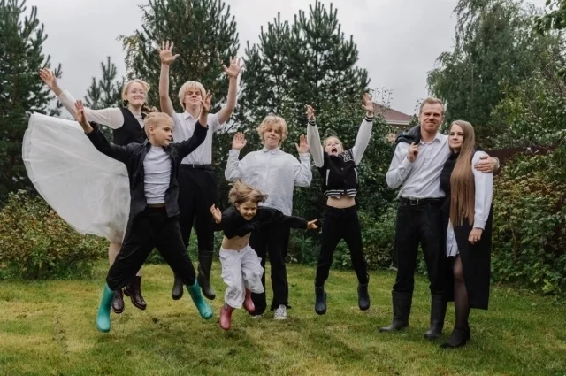 Виктория Рыжая с мужем и детьми