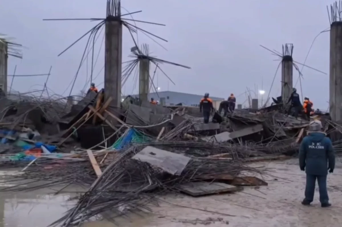Главного инженера арестовали после обрушения ангара в Южно-Сахалинске