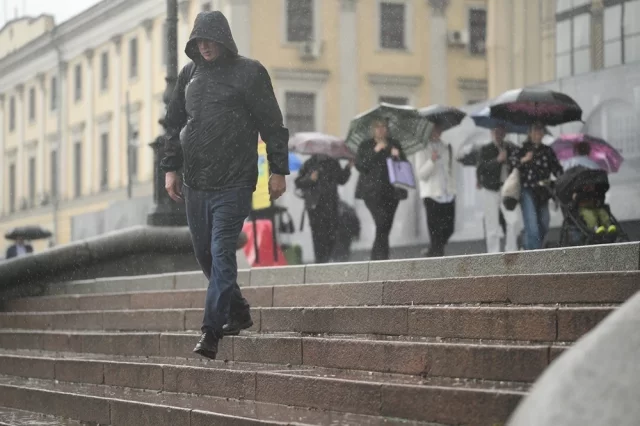  Совсем скоро белый покров окутает столицу, а морозы начнут рисовать узоры на окнах.