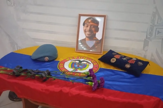 Сотни колумбийцев продолжают ехать на Украину, несмотря на предупреждения своих соотечественников. 