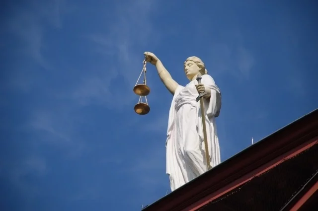 В РТ экс-сотрудника прокуратуры отправили в тюрьму за взятку айфоном