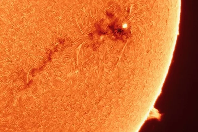 Произошли две самых крупных вспышки нынешнего года. 