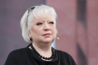 Народная артистка России свыше десяти лет борется с онкологическим заболеванием. 