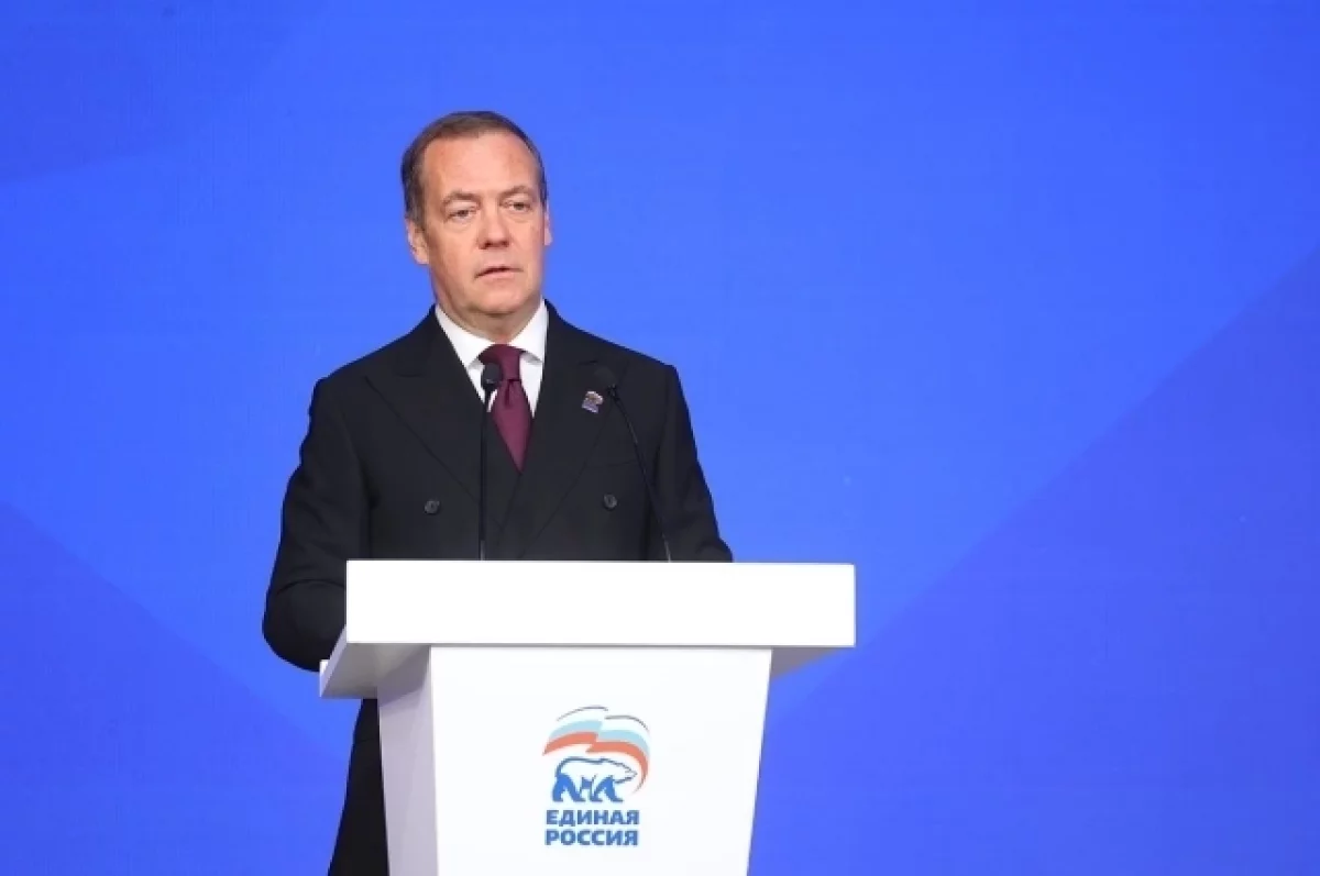 Медведев: волонтеры в Курской области помогают успеху армии