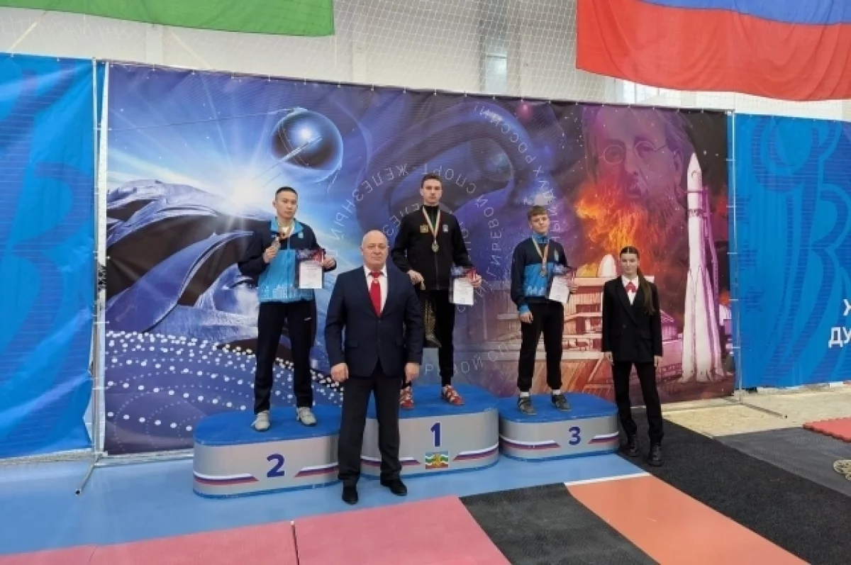 Брянские гиревики завоевали 4 медали на всероссийских турнирах в Калуге