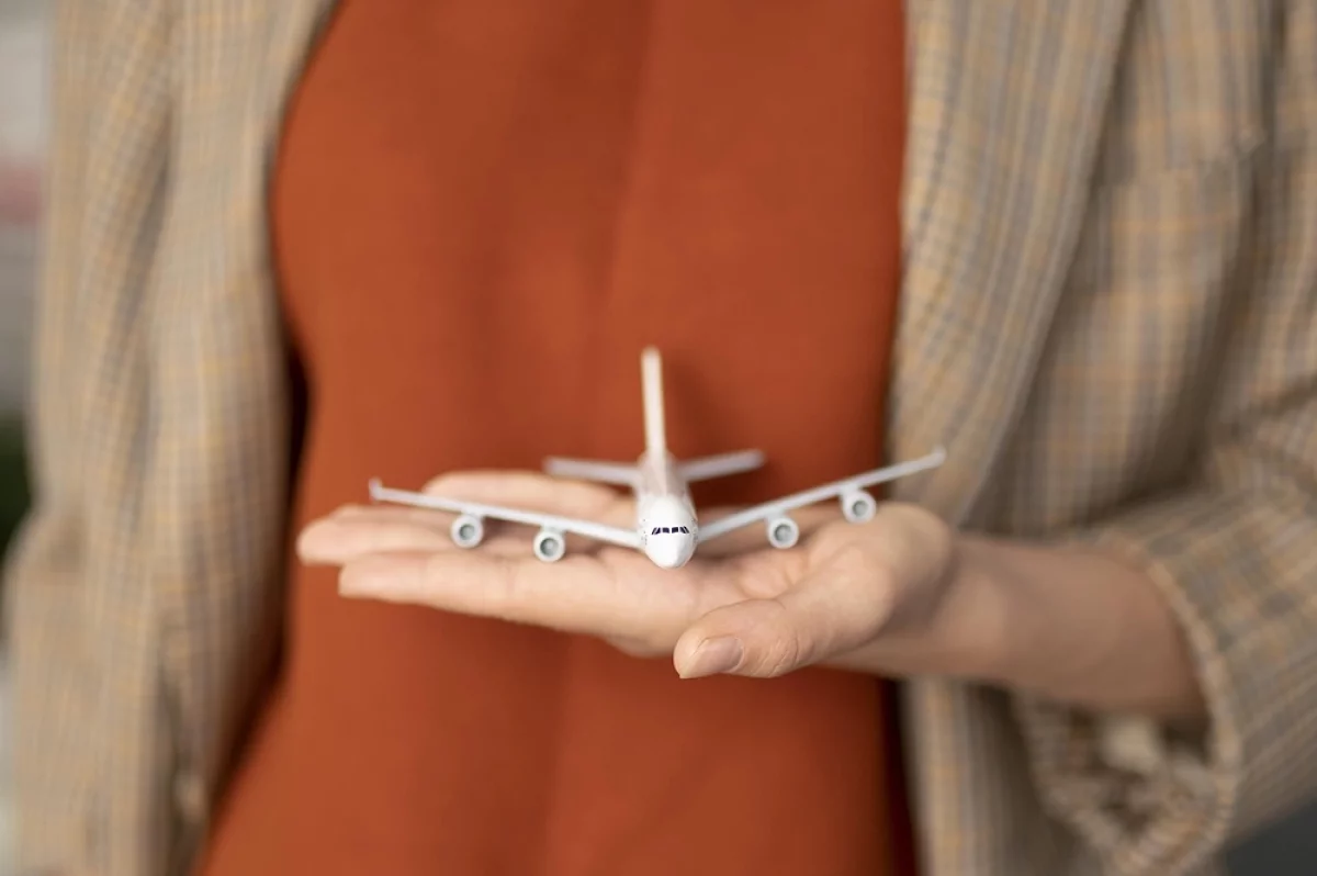 Пепельница есть, курить нельзя. 15 правил и странностей в самолете