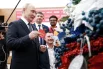 Президент РФ Владимир Путин принимает участие во всероссийской благотворительной акции «Елка желаний» в рамках Международного форума гражданского участия.