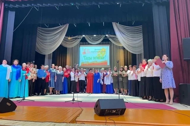 На фестивале творчества ветеранов «Годы золотые» выступил 21 коллектив Большесосновского муниципального округа