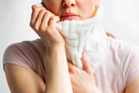 Вакцина против герпеса зостер (это другое название опоясывающего лишая) снижала риск развития деменции на целых 20 %.