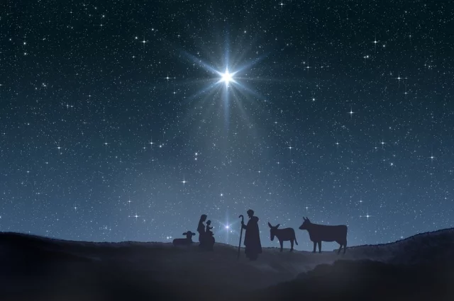 В канун Рождества (в ночь с 6 на 7 января) Солнце, Венера и Марс практически сольются на небе, образуя своеобразную Вифлеемскую звезду.