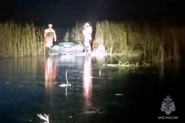Спасатели нашли тела в полынье