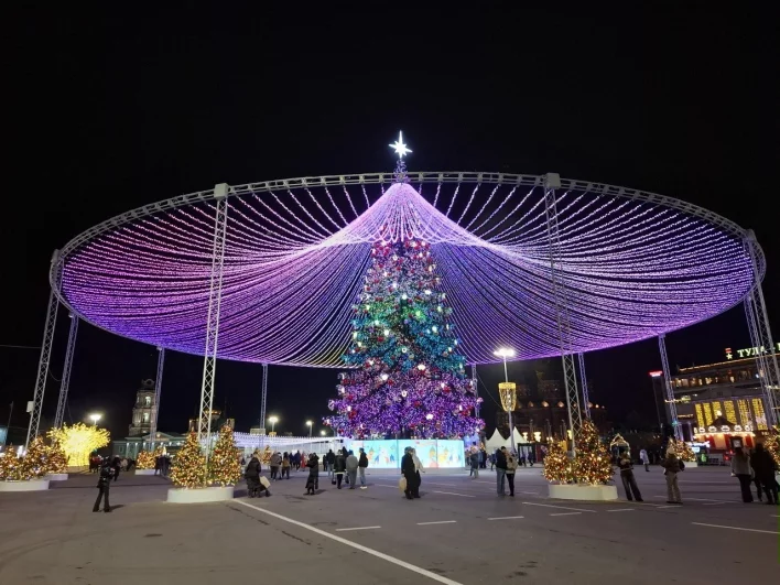 Высота ели составила 32 метра. 