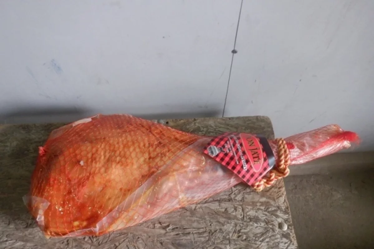 В магазине Костомукши торговали санкционной икрой, хамоном и сыром