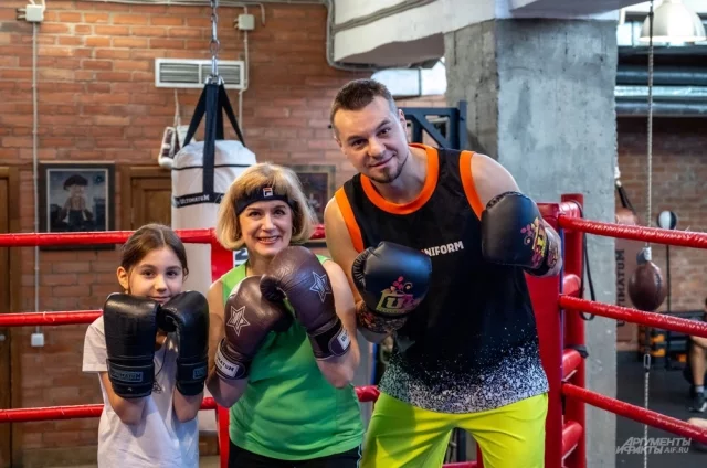 Считается, что бокс — занятие для брутальных мужчин со свинцовыми кулаками и тяжёлым взглядом. Но это не так. Всю агрессию боксёры вымещают на ринге, поэтому в жизни они всегда сдержанные, спокойные и терпеливые.