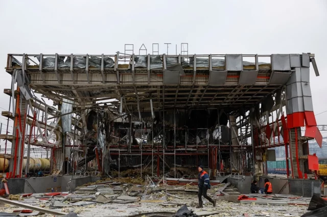 Наши войска наносят удары по всей транспортной архитектуре центра Украины.