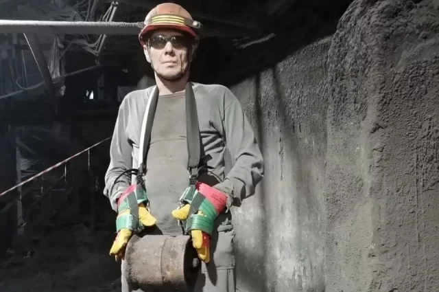 Андрей Парадиз с системой перемещения грузов